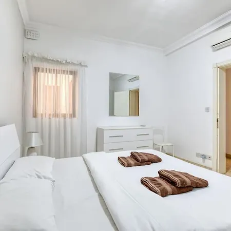 Wonderful And Spacious Seaview In * Sliema