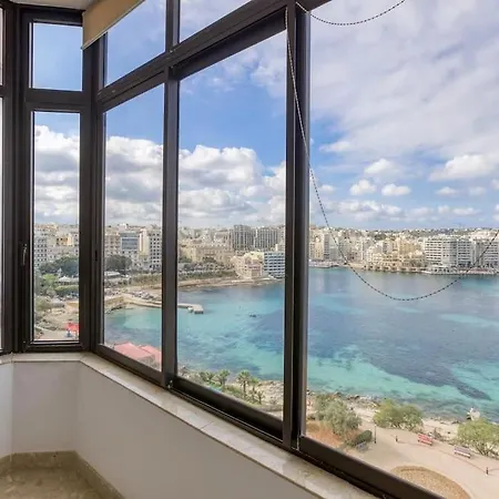 Wonderful And Spacious Seaview In Appartement