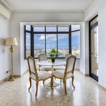 Wonderful And Spacious Seaview In * סליאמה