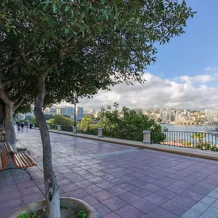 Wonderful And Spacious Seaview In Apartmán *