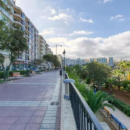 Wonderful And Spacious Seaview In סליאמה
