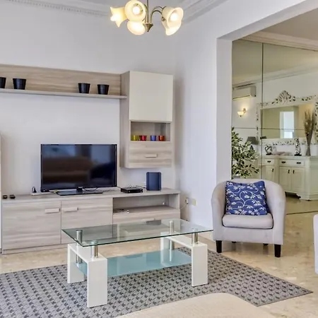 Wonderful And Spacious Seaview In * סליאמה