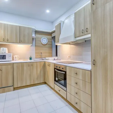 Wonderful And Spacious Seaview In