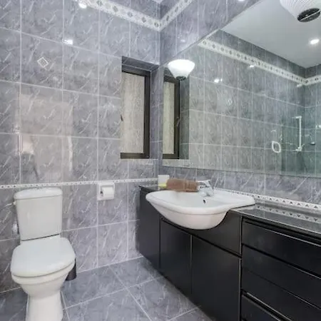Wonderful And Spacious Seaview In Apartment *