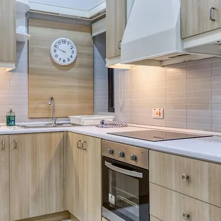 Wonderful And Spacious Seaview In Apartment *